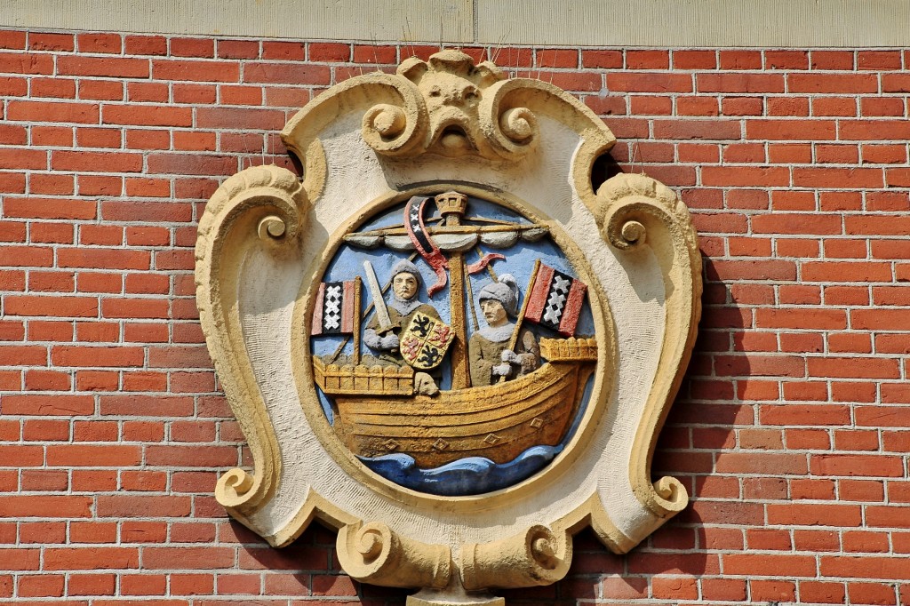 Foto: Escudo de la ciudad - Amsterdam (North Holland), Países Bajos