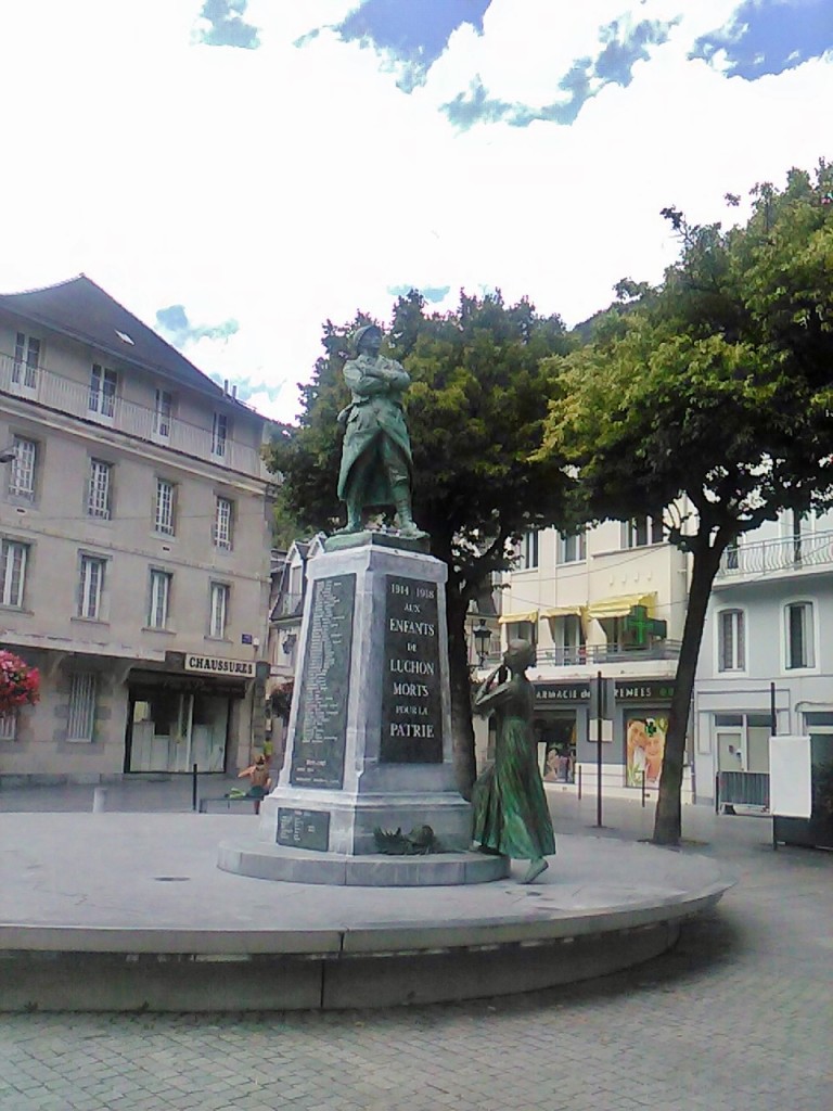 Foto: Centro histórico - Bagneres de Luchon (Midi-Pyrénées), Francia