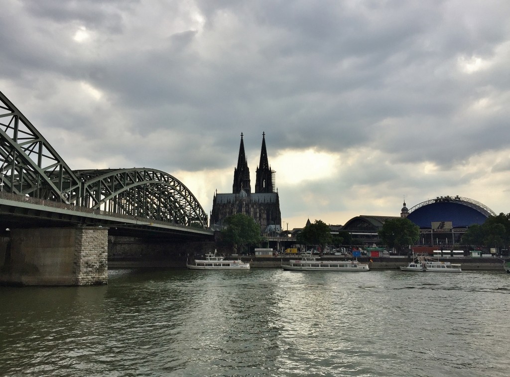 Foto: Vista desde el Rin - Köln ( Colonia ) (North Rhine-Westphalia), Alemania