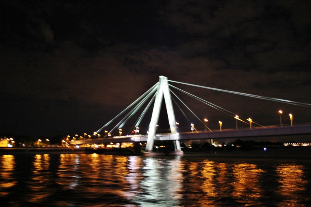 Foto: Vista desde el Rin - Köln ( Colonia ) (North Rhine-Westphalia), Alemania