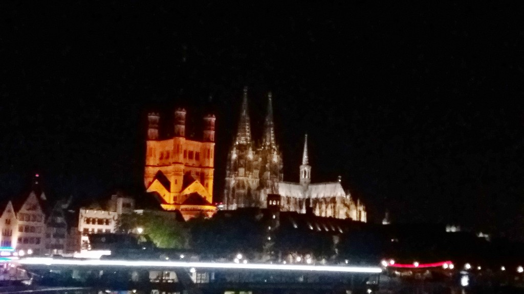 Foto: Vista desde el Rin - Köln ( Colonia ) (North Rhine-Westphalia), Alemania