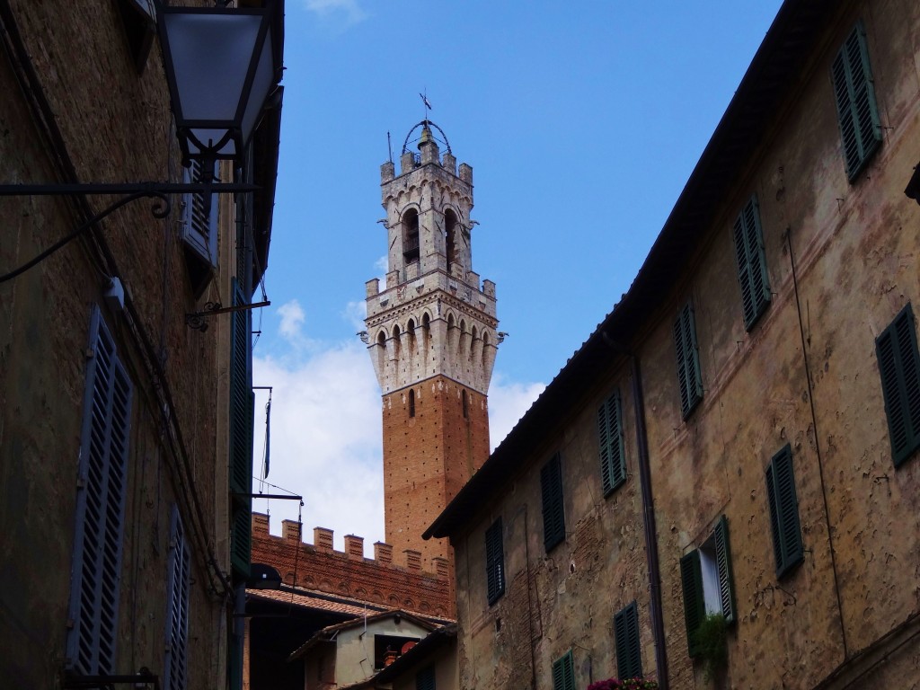 Foto: Via Giovanni Duprè - Siena (Tuscany), Italia