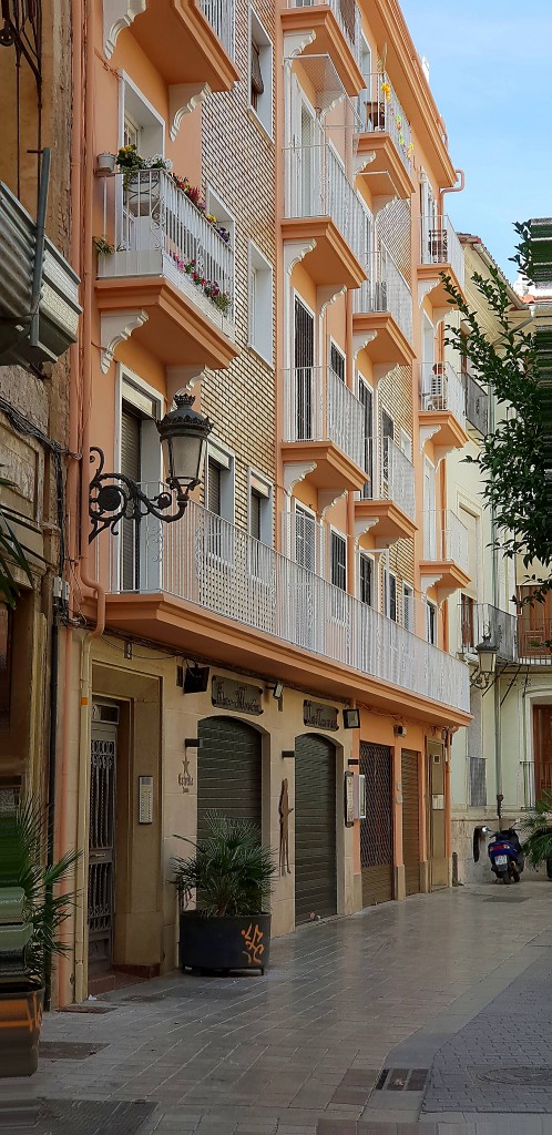 Foto: Plaza junto Palau dels Catala - Valencia (València), España