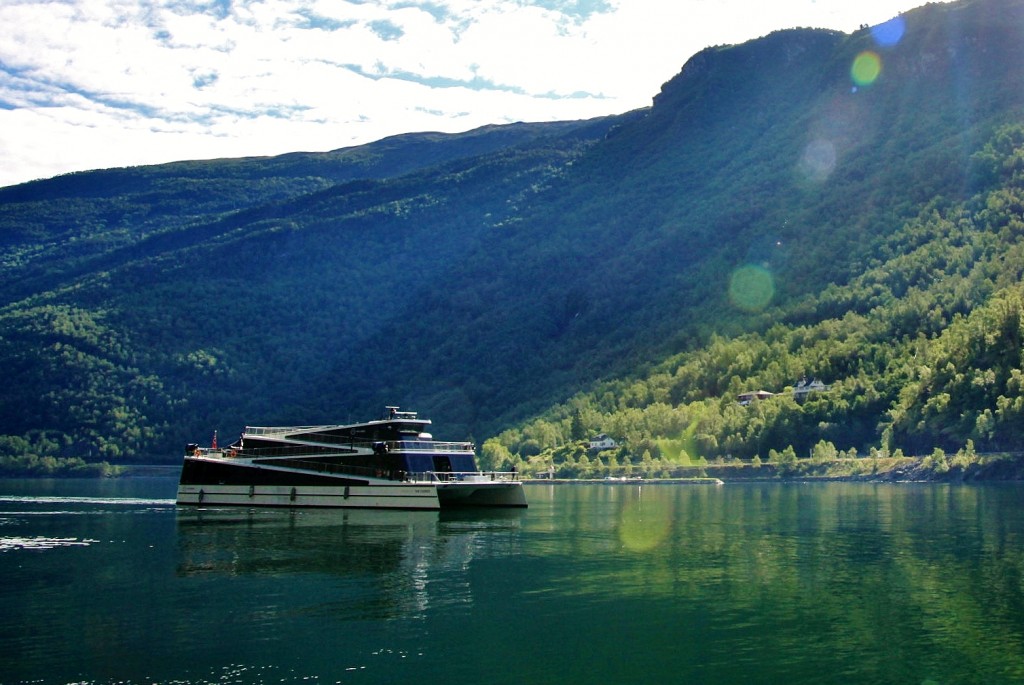 Foto: Navegando - Flam (Sogn og Fjordane), Noruega