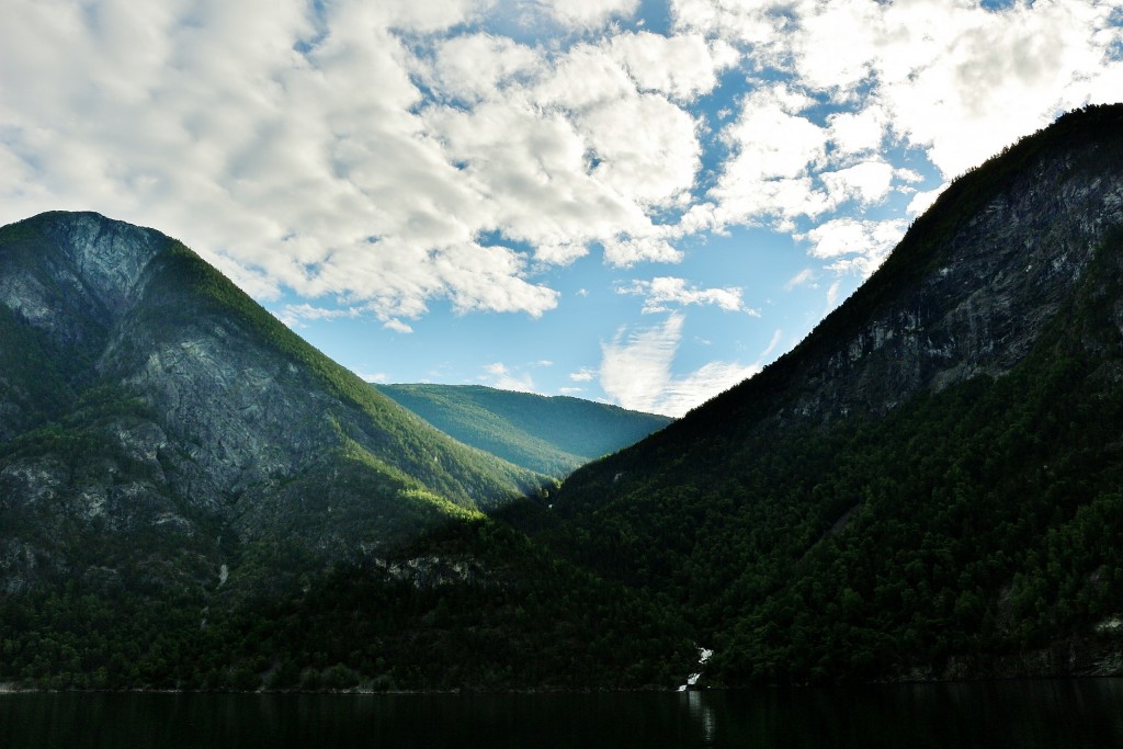 Foto: Navegando - Flam (Sogn og Fjordane), Noruega