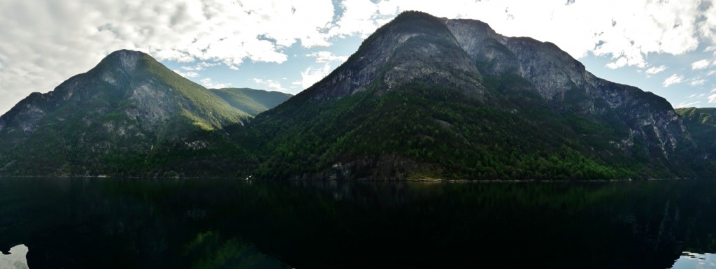 Foto: Navegando - Flam (Sogn og Fjordane), Noruega