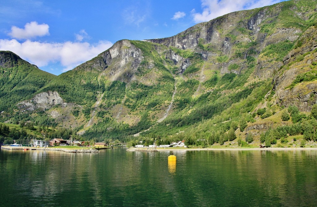 Foto: Navegando - Flam (Sogn og Fjordane), Noruega