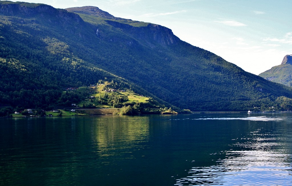 Foto: Navegando - Flam (Sogn og Fjordane), Noruega