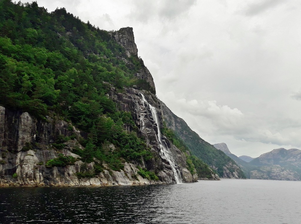 Foto: Navegando por el fiordo - Stavanger (Rogaland), Noruega