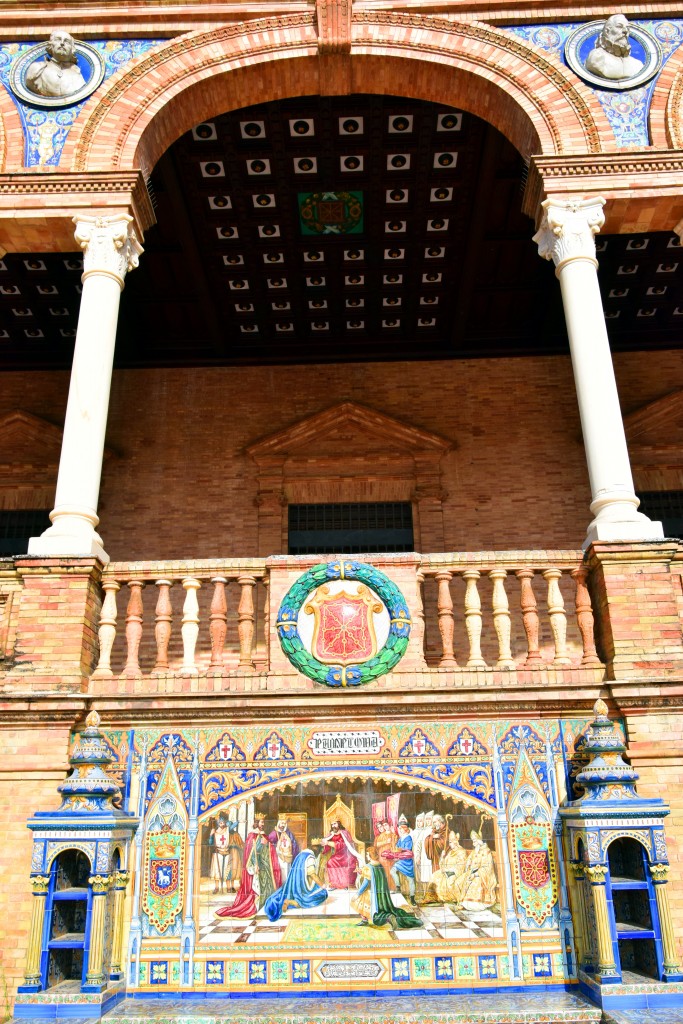 Foto: Pamplona representada en un banco de la Plaza de España - Sevilla (Andalucía), España