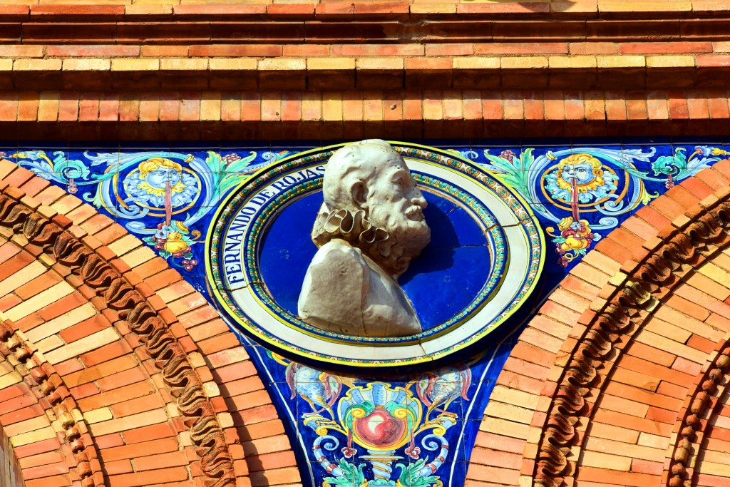 Foto: Fernando de Rojas su busto representado en la Plaza de España sevillana - Sevilla (Andalucía), España