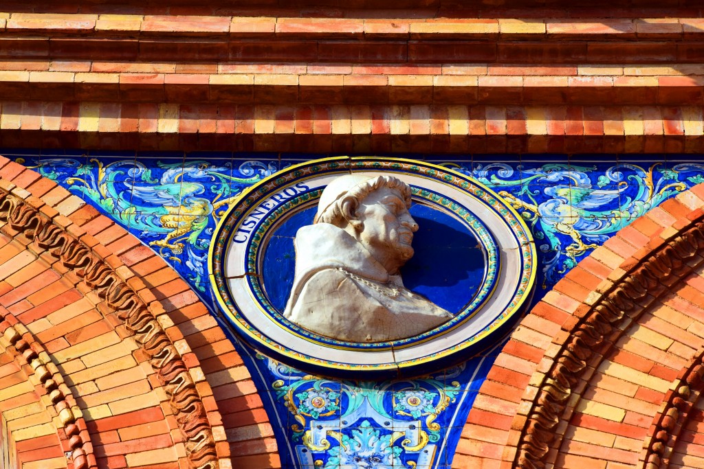 Foto: Cisnero su busto representado en la Plaza de España sevillana - Sevilla (Andalucía), España