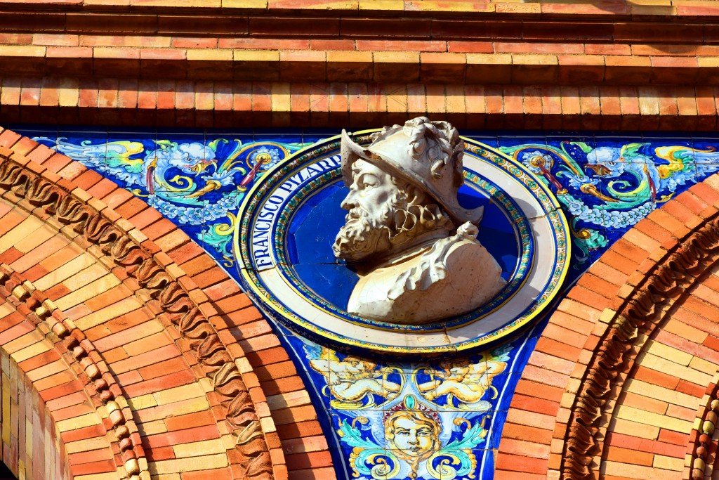 Foto: Francisco Pizarro su busto representado en la Plaza de España sevillana - Sevilla (Andalucía), España