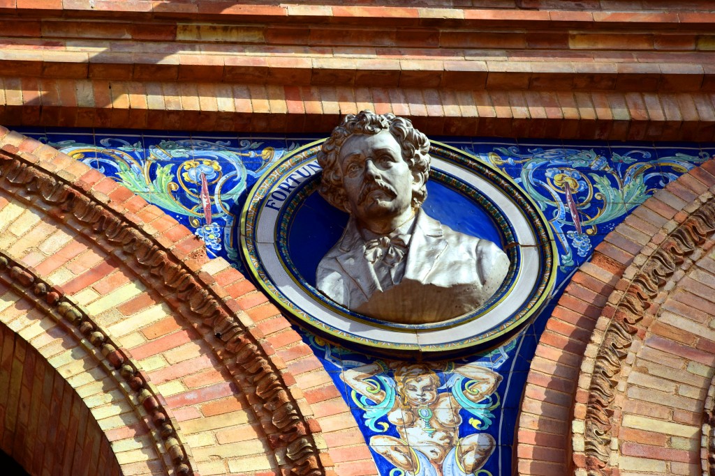 Foto: Fortún su busto representado en la Plaza de España sevillana - Sevilla (Andalucía), España