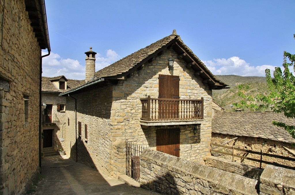 Foto: Vista del pueblo - San Juan de Serós (Huesca), España