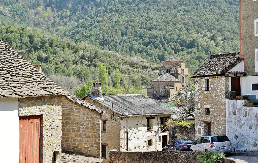 Foto: Vista del pueblo - San Juan de Serós (Huesca), España