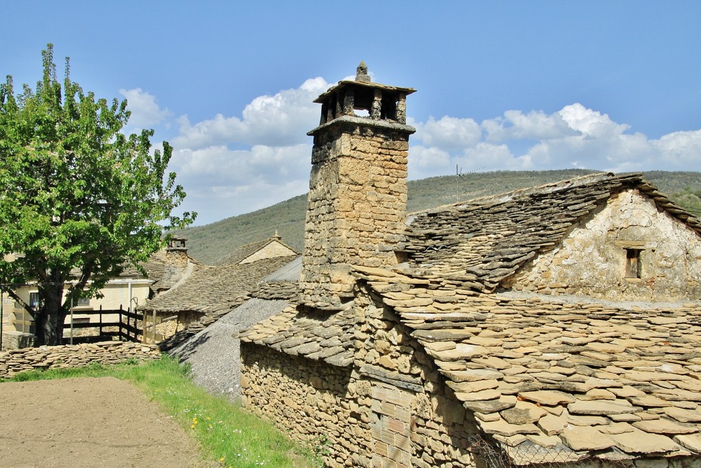 Foto: Vista del pueblo - San Juan de Serós (Huesca), España