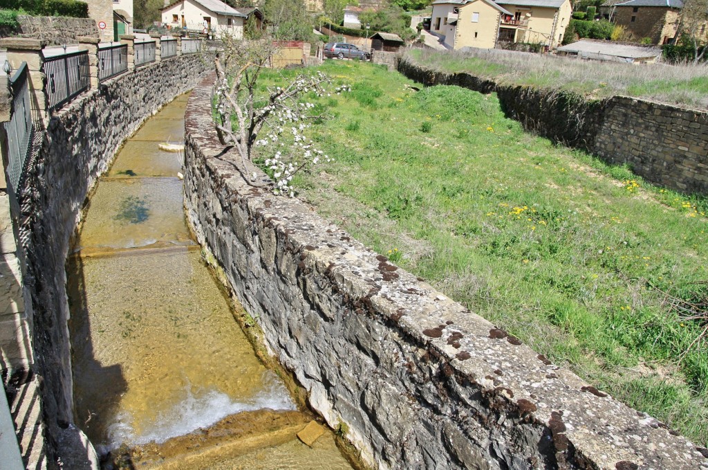 Foto: Vista del pueblo - San Juan de Serós (Huesca), España