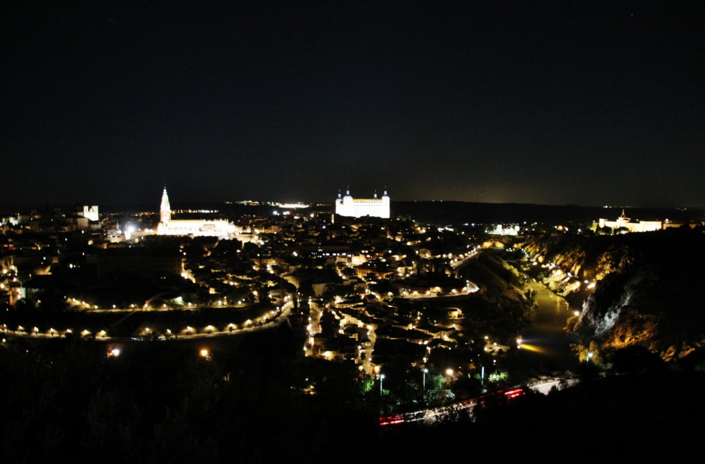 Foto: Vista nocturna - Toledo (Castilla La Mancha), España