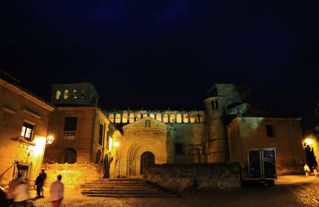 Foto: Centro histórico - Santillana del Mar (Cantabria), España