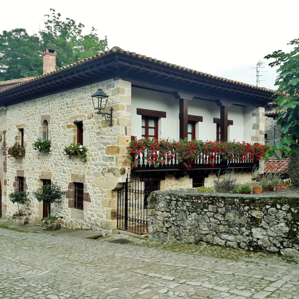 Foto: Centro histórico - Santillana del Mar (Cantabria), España