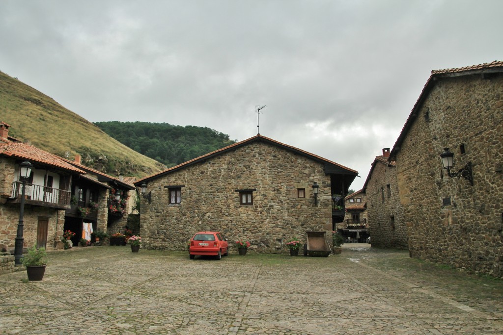 Foto: Centro Histórico - Bárcena Mayor (Cantabria), España