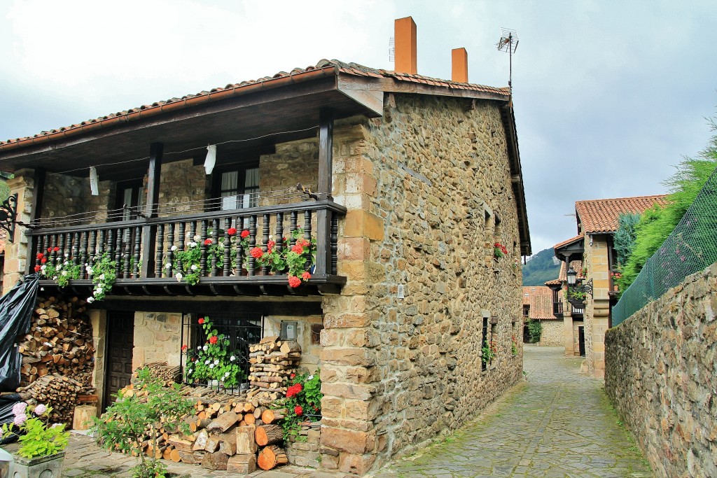 Foto: Centro Histórico - Bárcena Mayor (Cantabria), España