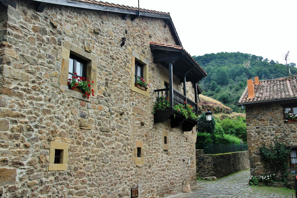 Foto: Centro Histórico - Bárcena Mayor (Cantabria), España