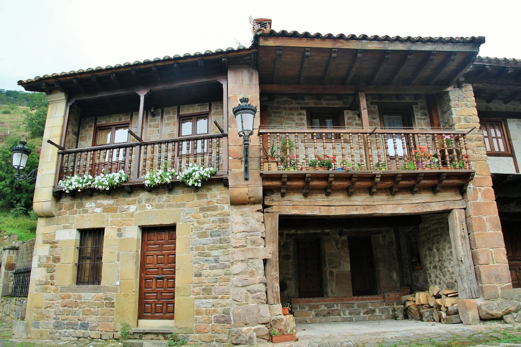 Foto: Centro Histórico - Bárcena Mayor (Cantabria), España