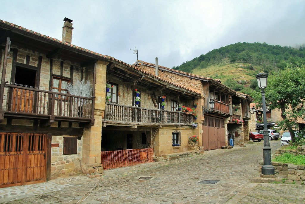 Foto: Centro Histórico - Bárcena Mayor (Cantabria), España