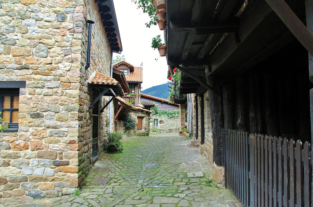 Foto: Centro Histórico - Bárcena Mayor (Cantabria), España