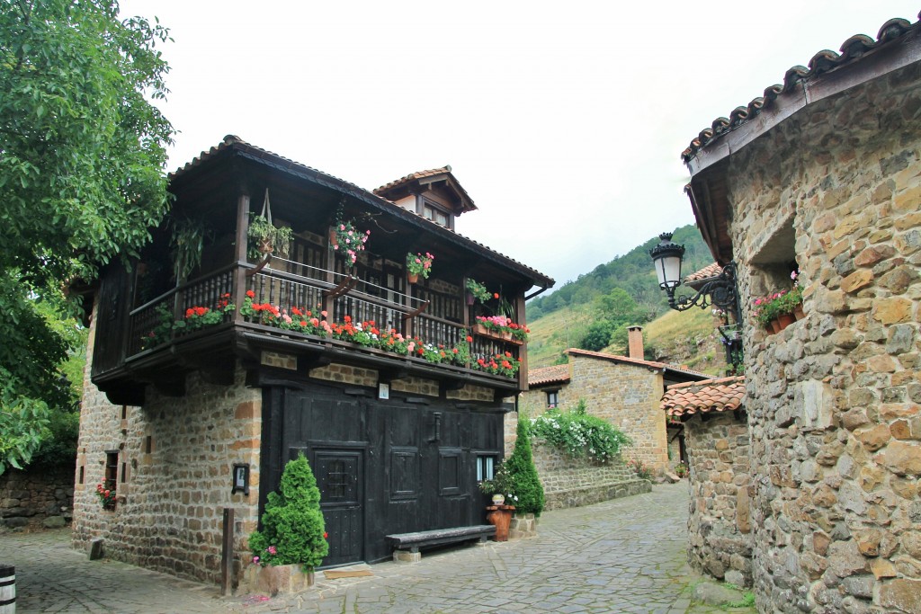 Foto: Centro Histórico - Bárcena Mayor (Cantabria), España