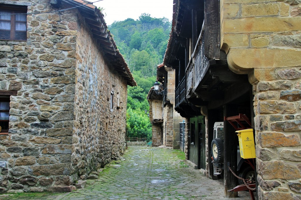 Foto: Centro Histórico - Bárcena Mayor (Cantabria), España