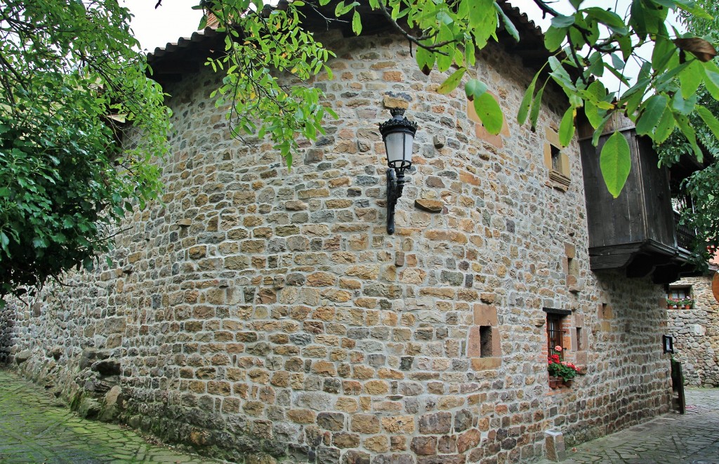 Foto: Centro Histórico - Bárcena Mayor (Cantabria), España