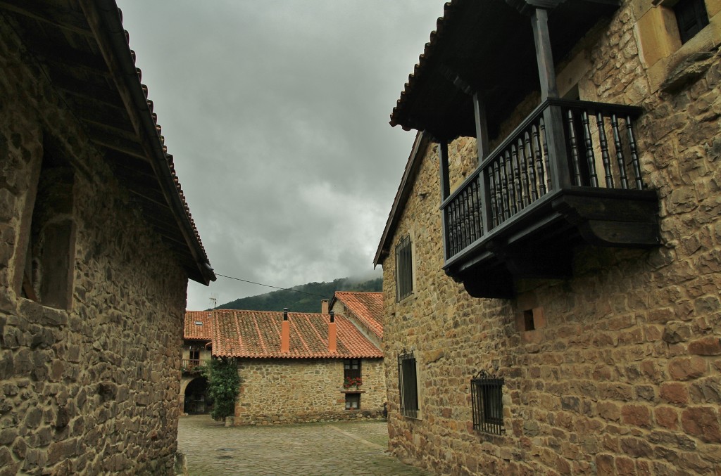 Foto: Centro Histórico - Bárcena Mayor (Cantabria), España