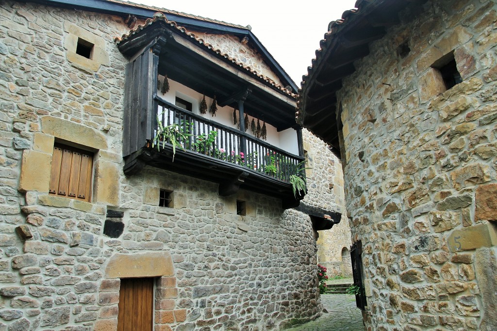 Foto: Centro Histórico - Bárcena Mayor (Cantabria), España