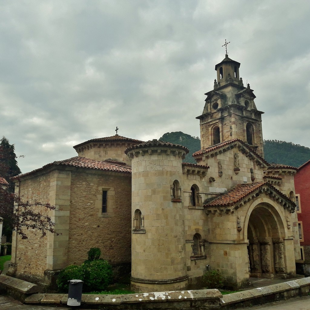 Foto: Vista del Pueblo - Puente Viesgo (Cantabria), España