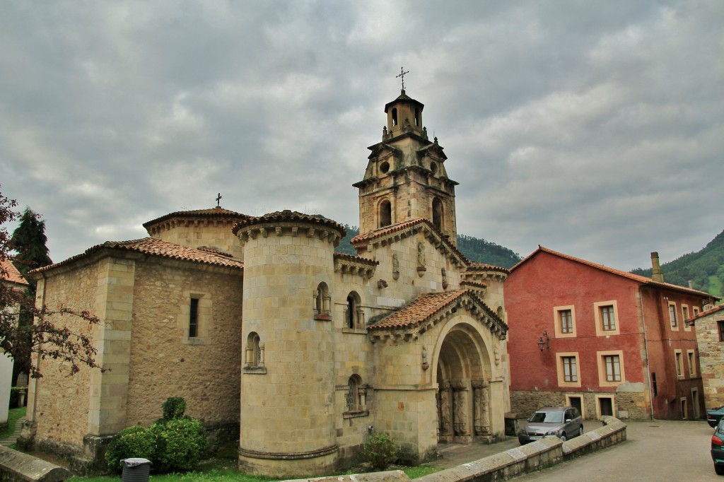 Foto: Vista del Pueblo - Puente Viesgo (Cantabria), España