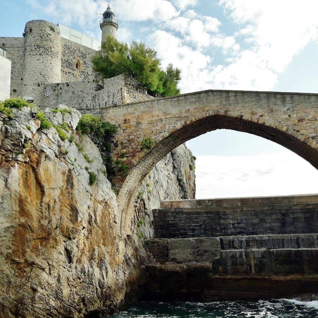 Foto: Puente medieval - Castro Urdiales (Cantabria), España