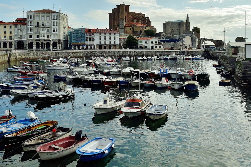 Foto: Centro histórico - Castro Urdiales (Cantabria), España