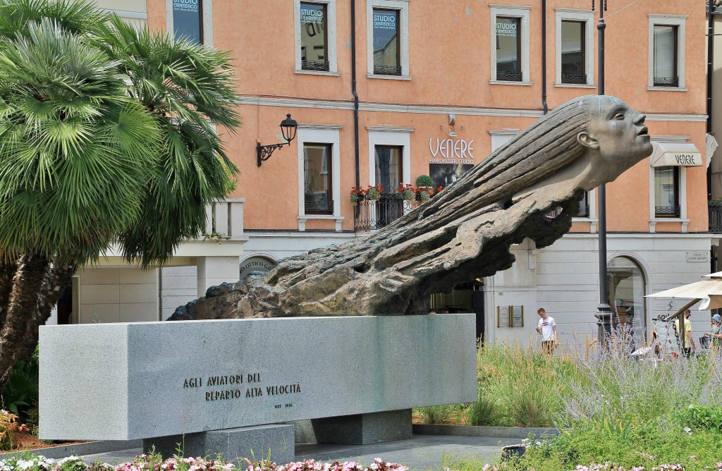 Foto: Centro histórico - Desenzano di Garda (Lombardy), Italia