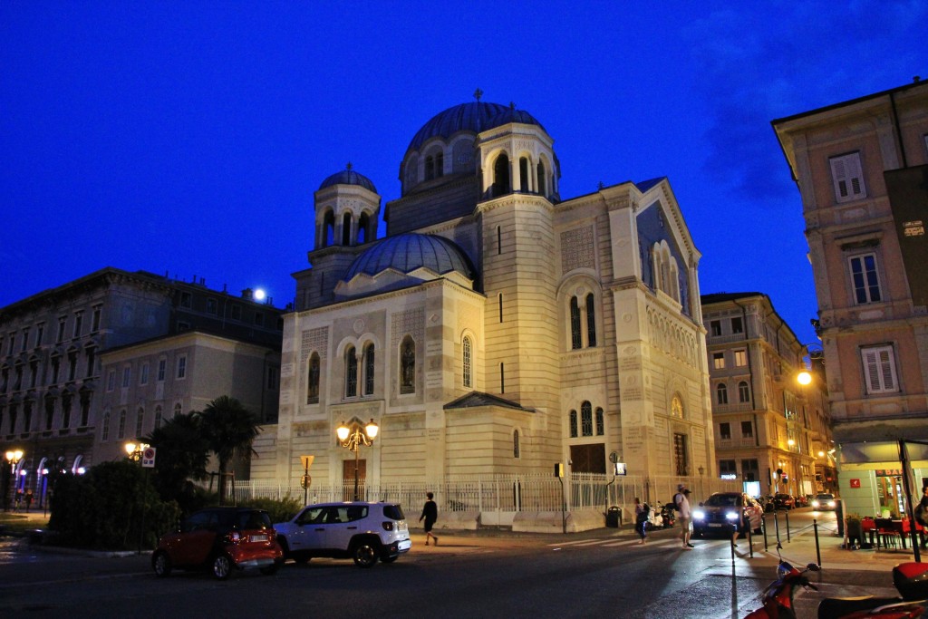 Foto: Vista nocturna - Trieste (Friuli Venezia Giulia), Italia