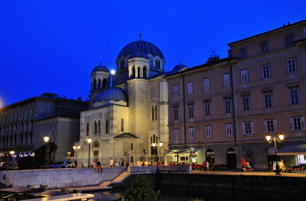 Foto: Vista nocturna - Trieste (Friuli Venezia Giulia), Italia