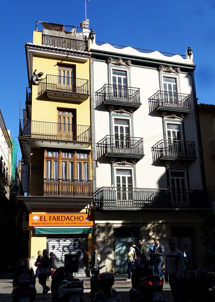 Foto: Antigua fincas del mercado central - Valencia (València), España