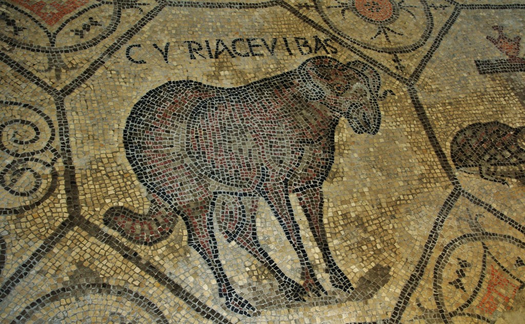 Foto: Zona arqueológica de la basílica patriarcal - Aquileia (Friuli Venezia Giulia), Italia