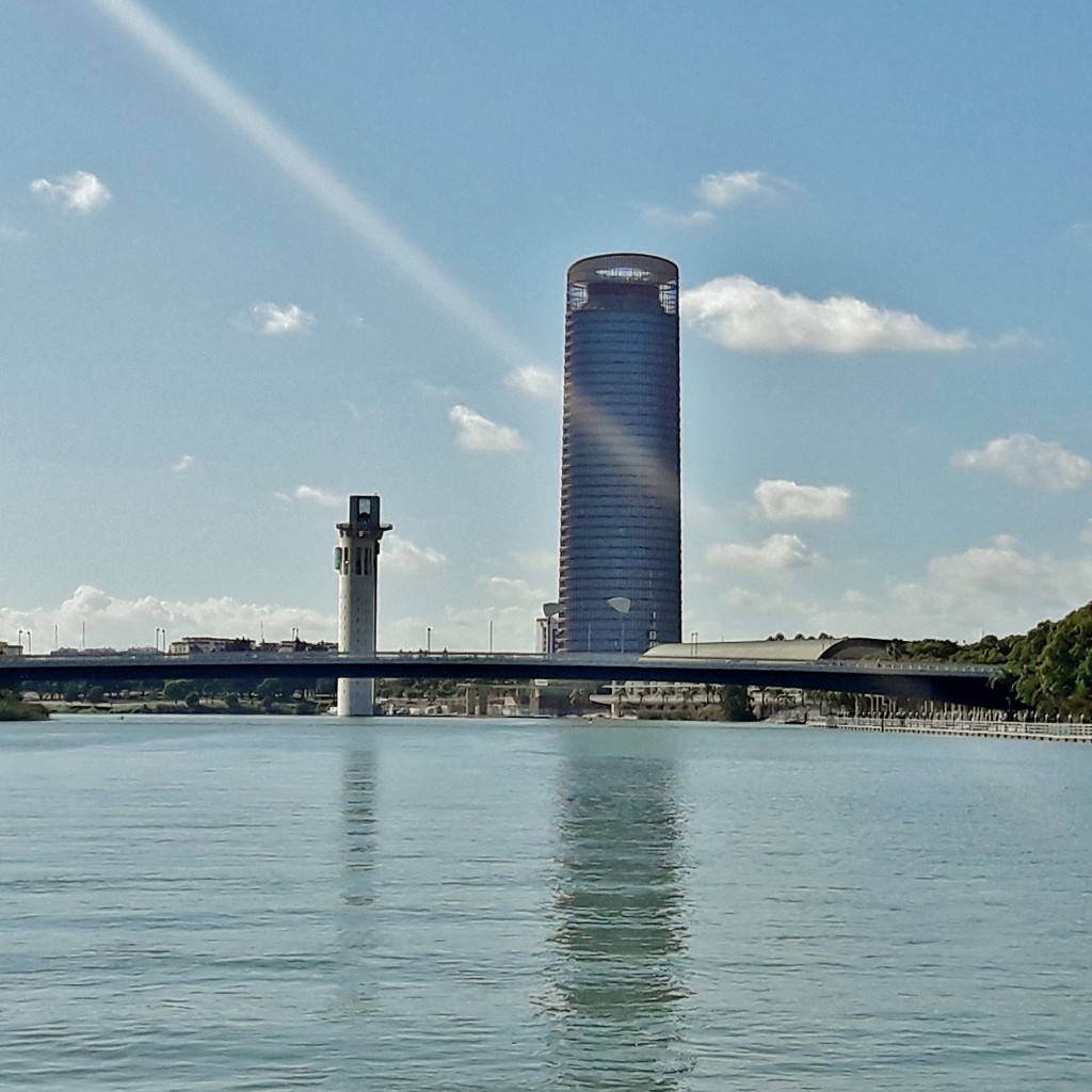 Foto: Navegando por el Guadalquivir - Sevilla (Andalucía), España