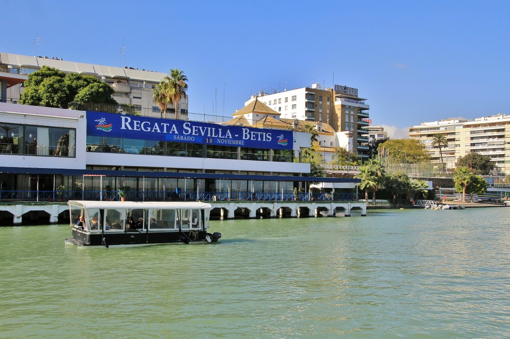 Foto: Navegando por el Guadalquivir - Sevilla (Andalucía), España