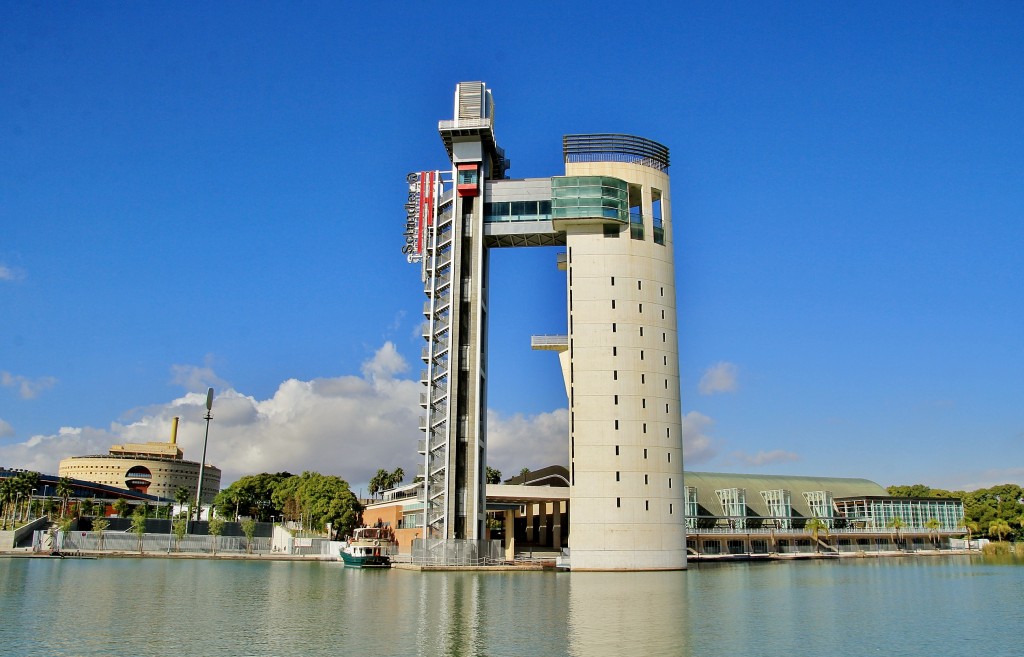 Foto: Navegando por el Guadalquivir - Sevilla (Andalucía), España