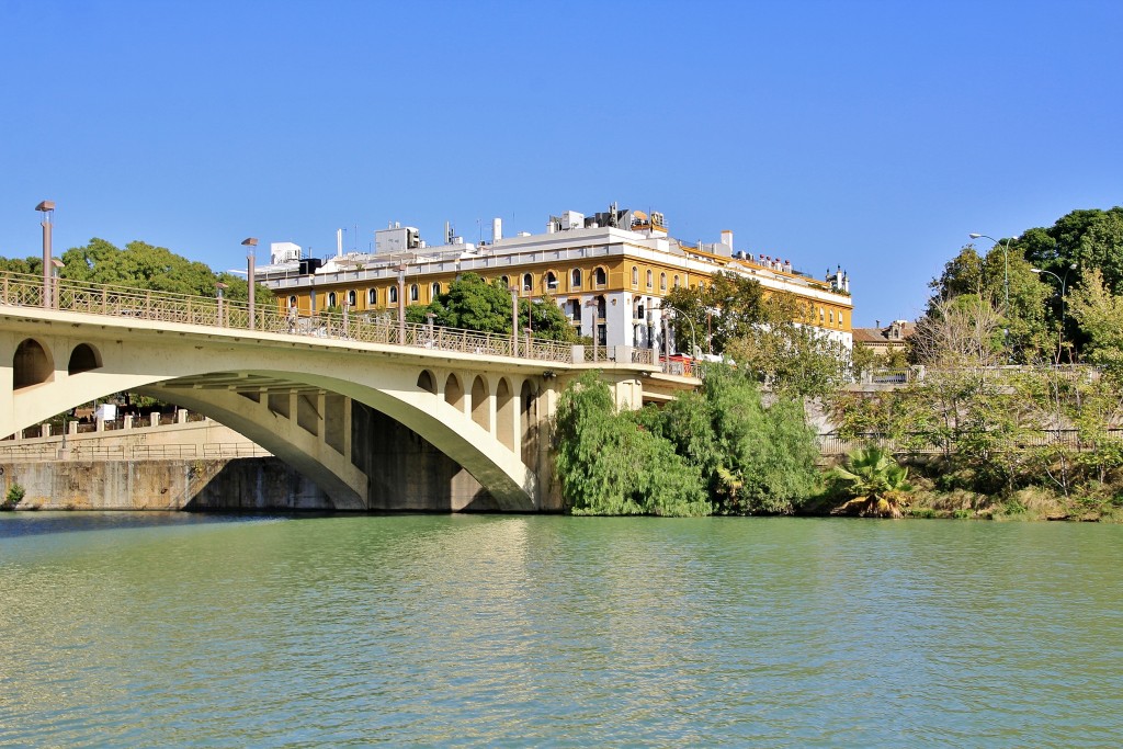 Foto: Navegando por el Guadalquivir - Sevilla (Andalucía), España