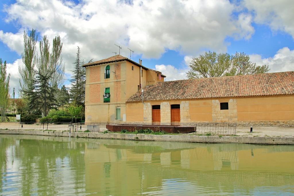 Foto: Canal de Castilla - Medina de Rioseco (Valladolid), España